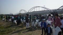 多摩川及び三沢川において清掃活動の実施