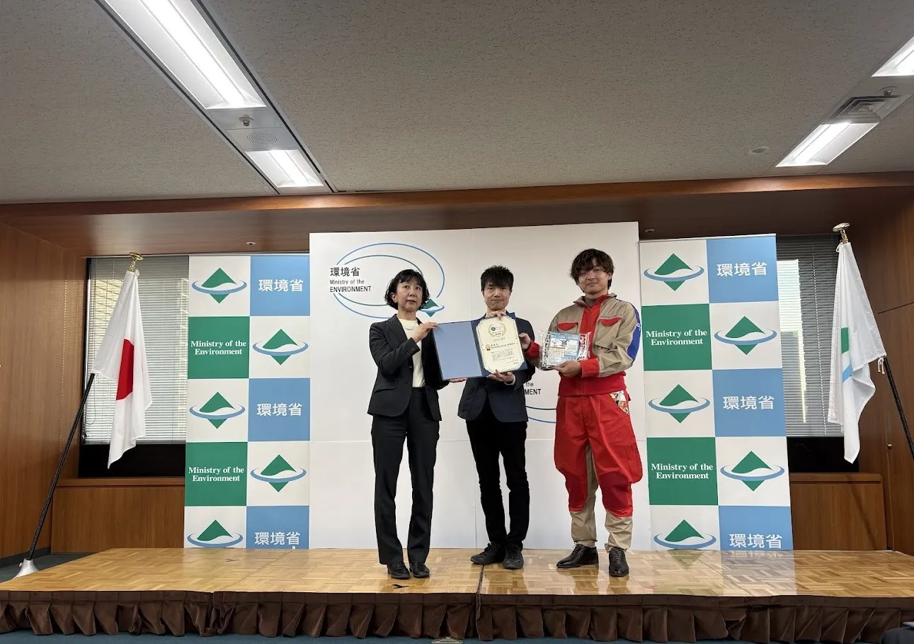 静岡市、株式会社BANDAI SPIRITSの代表者による受賞風景