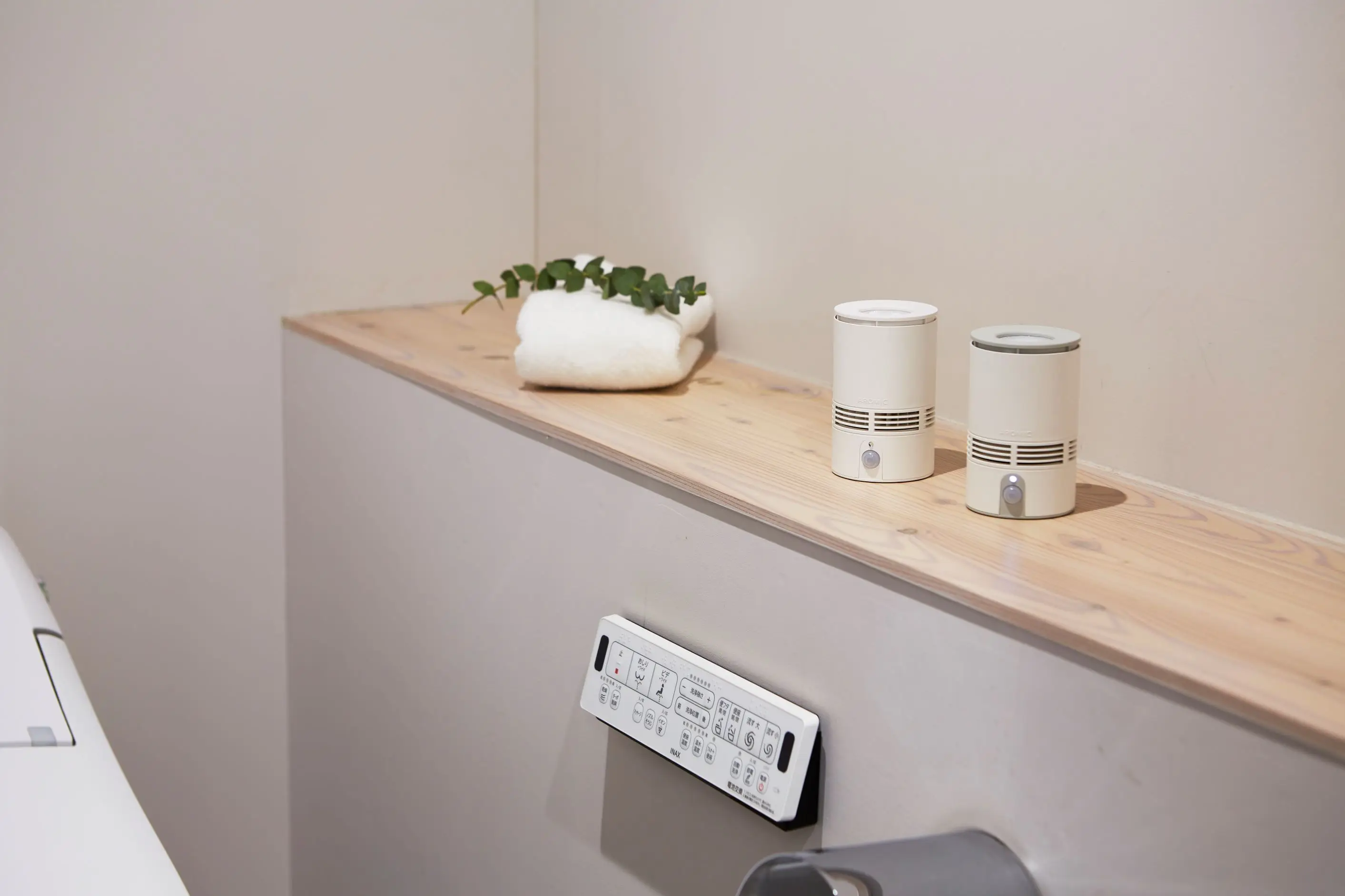 天然アロマのトイレ用センサー付きディフューザー「T-scent（ティー