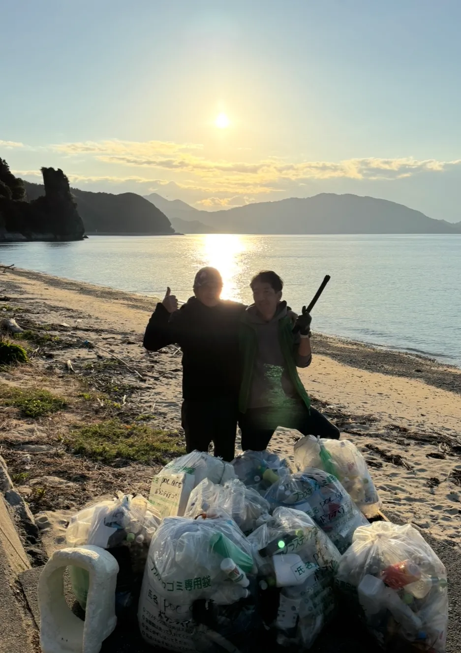 (写真)山口県周防大島町での清掃活動の様子