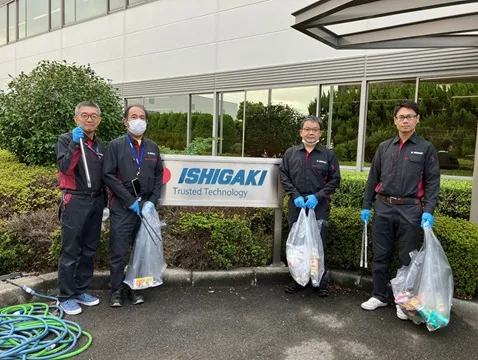 (写真)香川県坂出市での清掃活動の様子