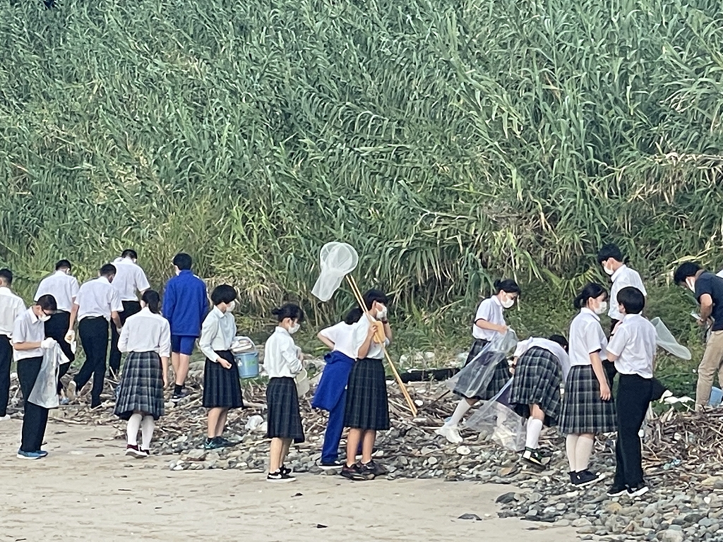山あいの中学生が町の人と共に海を守るプロジェクト